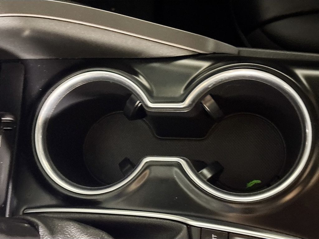 2020 Toyota Camry Hybrid XLE