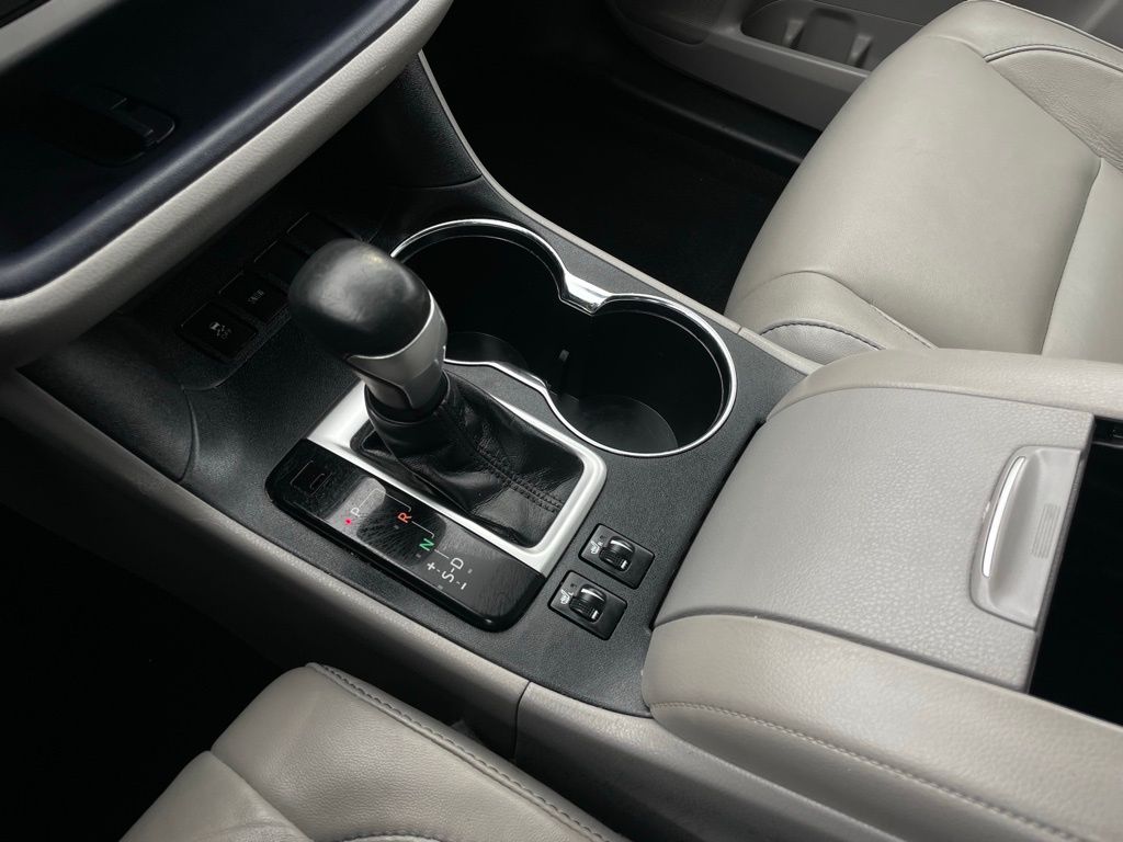 Thumbnail: 2017 Toyota Highlander - 19