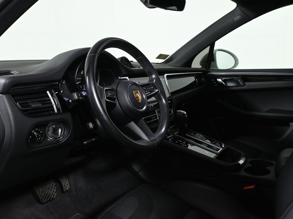 Thumbnail: 2023 Porsche Macan - 4