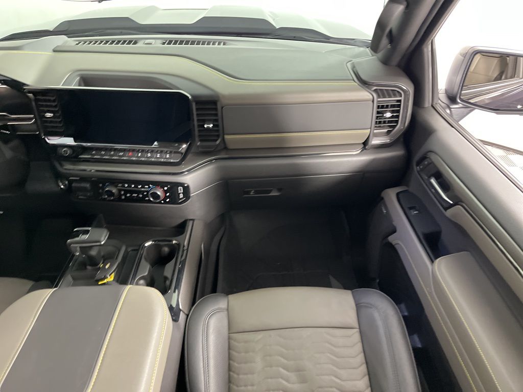 Thumbnail: 2024 Chevrolet Silverado 1500 - 16