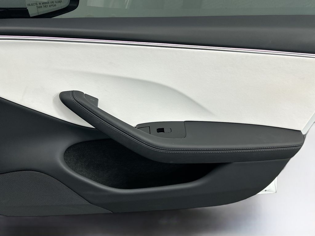 Thumbnail: 2025 Tesla Model 3 - 26