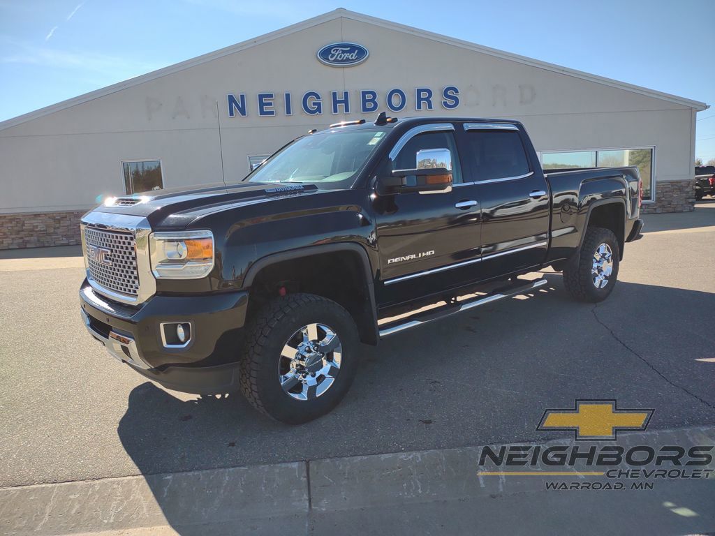 2017 GMC Sierra 3500HD Denali Crew Cab LB DRW 4WD
