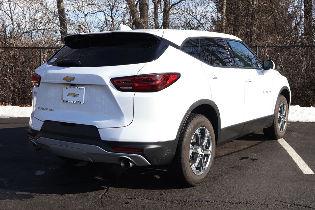 Thumbnail: 2023 Chevrolet Blazer - 11