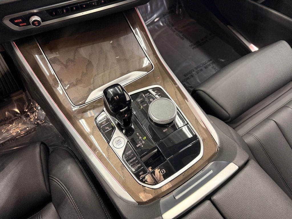Thumbnail: 2022 BMW X5 - 18