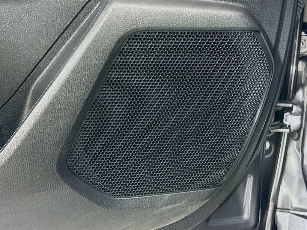 Thumbnail: 2023 Toyota Highlander - 18