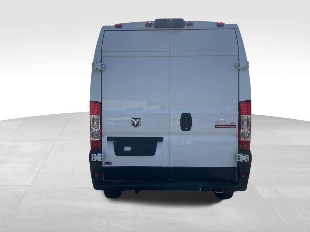 Used 2019 White Ram Base image 3
