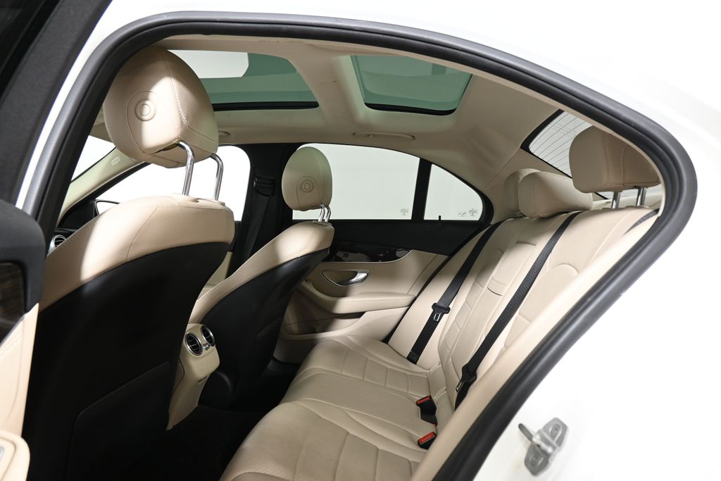 Thumbnail: 2015 Mercedes-Benz C-Class - 7