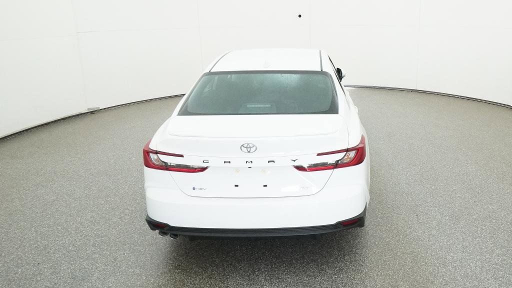 2025 Toyota Camry SE 18