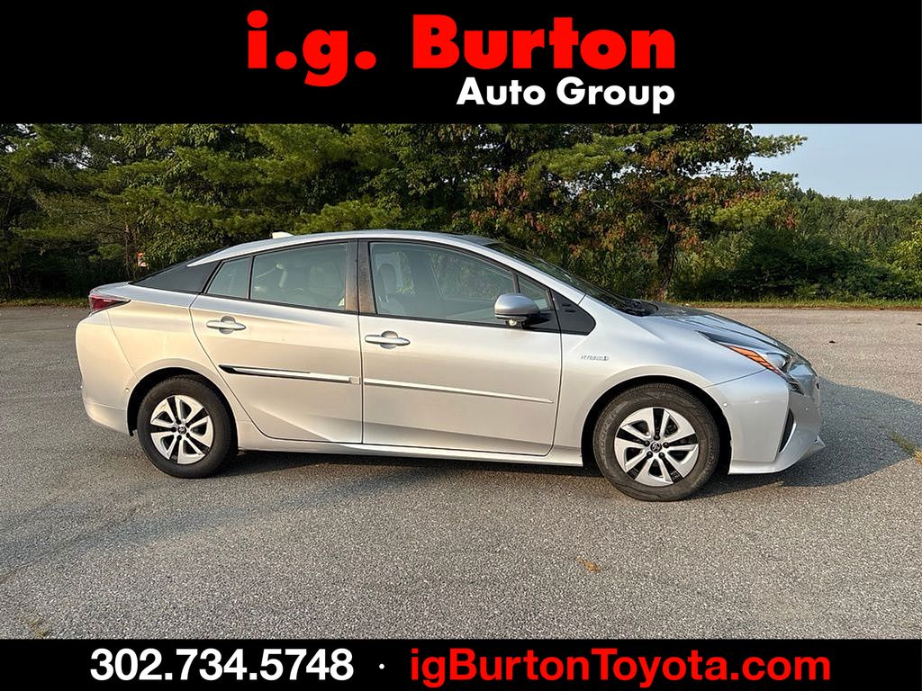 Classic Silver Metallic 2017 Toyota Prius Hatchback Front-Wheel Drive Continuously Variable Transmission
