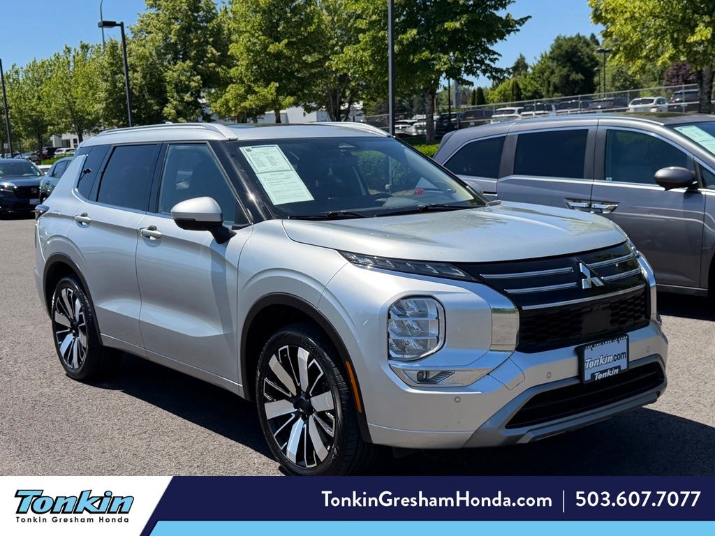 Alloy Silver Metallic 2025 Mitsubishi Outlander SUV / Crossover Front-Wheel Drive Continuously Variable Transmission