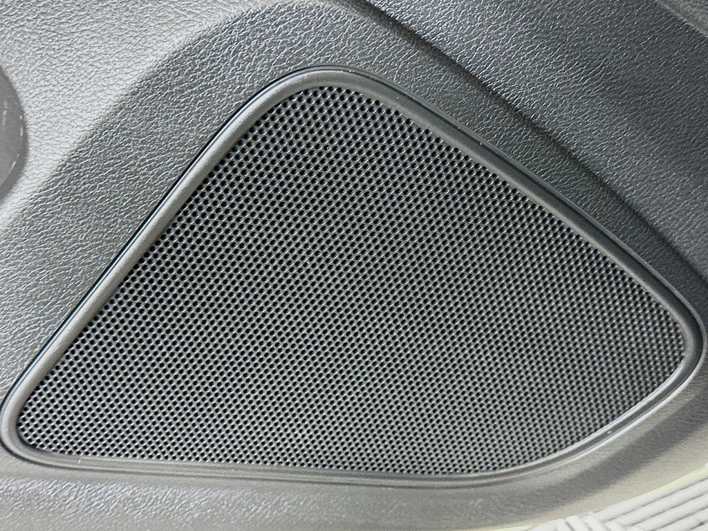 Thumbnail: 2017 Nissan Maxima - 19