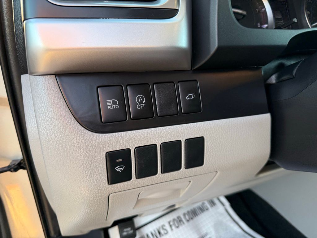 Thumbnail: 2019 Toyota Highlander - 11