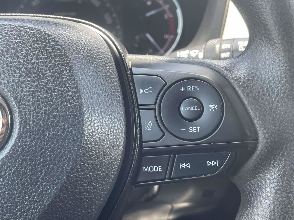 Used 2023  Toyota XLE image 23