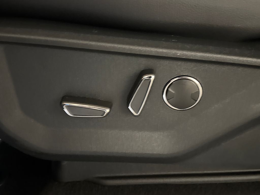 New 2026 Blue Ford Lariat image 26