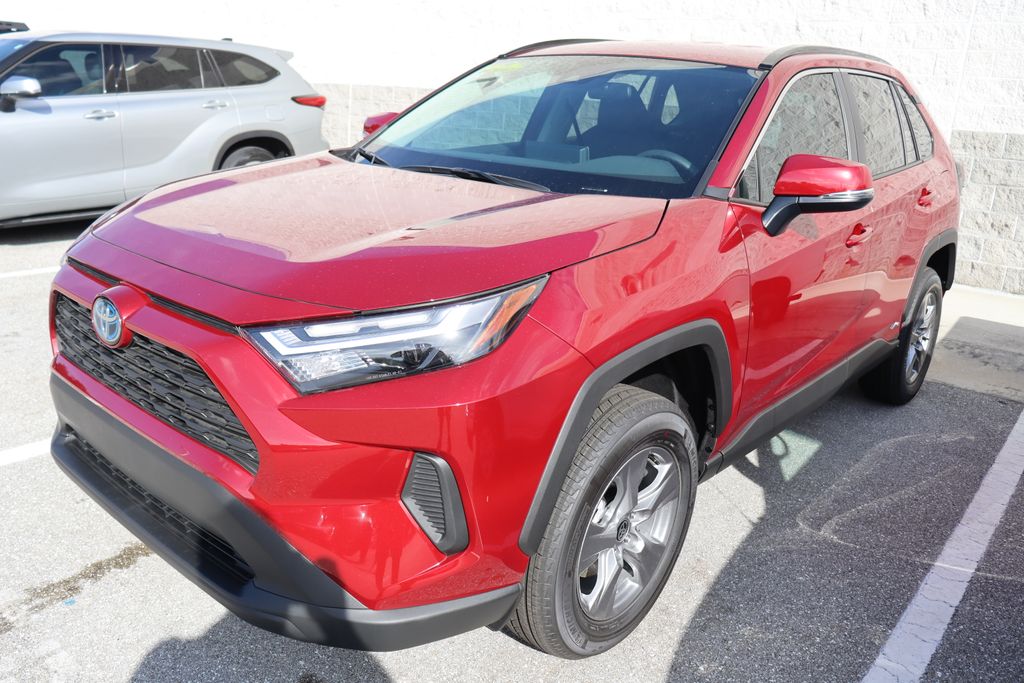 2024 Toyota RAV4 XLE 2