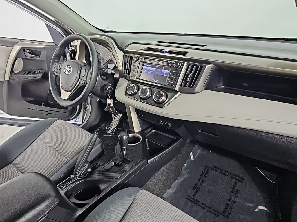 Thumbnail: 2015 Toyota RAV4 - 13