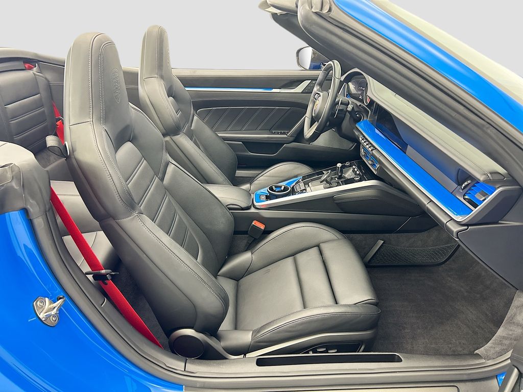 Thumbnail: 2022 Porsche 911 - 20