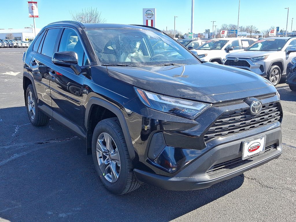 2025 Toyota RAV4 XLE 2