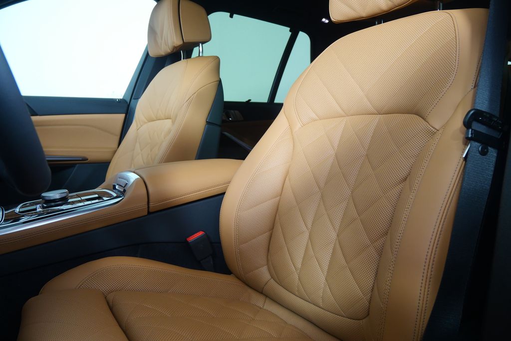 Thumbnail: 2026 BMW X5 - 10