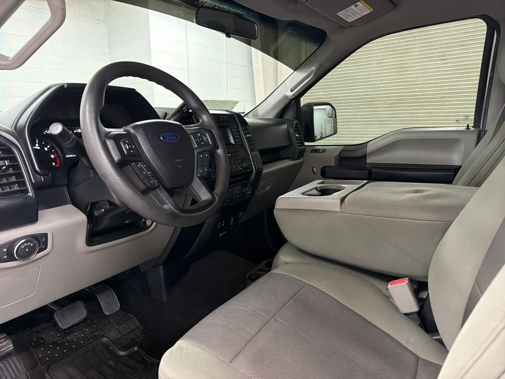 Used 2015 Silver Ford XL image 4
