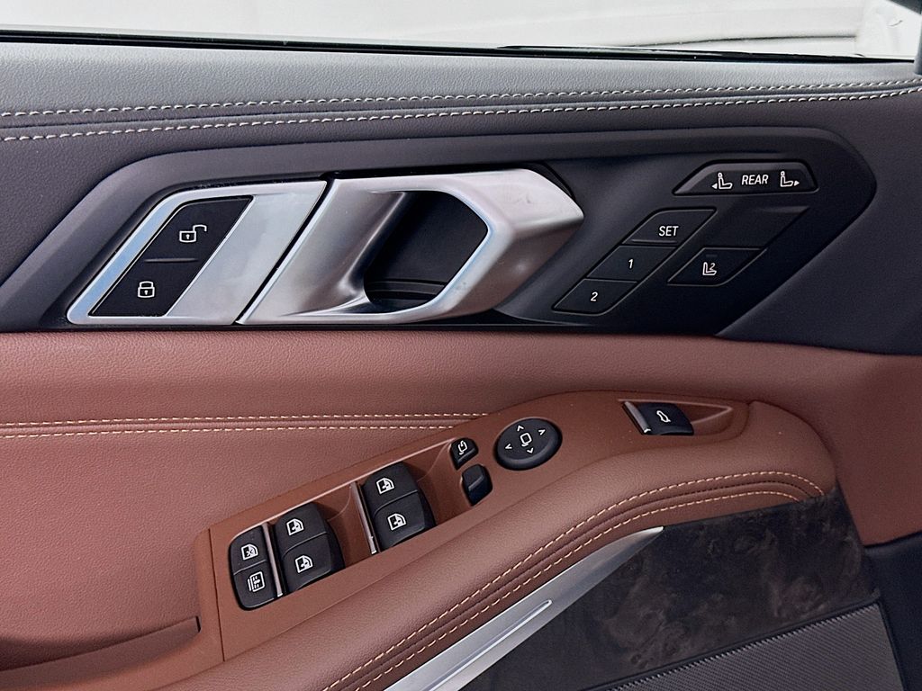 Thumbnail: 2026 BMW X7 - 20