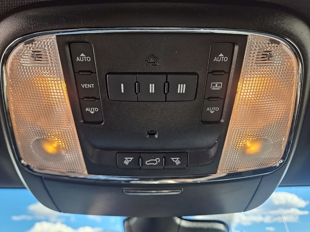 Used 2021 White Jeep High Altitude image 41