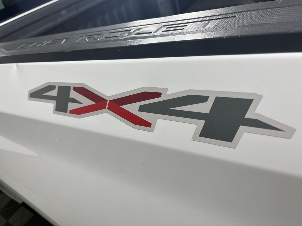 Thumbnail: 2021 Chevrolet Silverado 1500 - 25