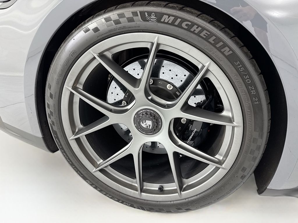 Thumbnail: 2026 Porsche 911 - 30