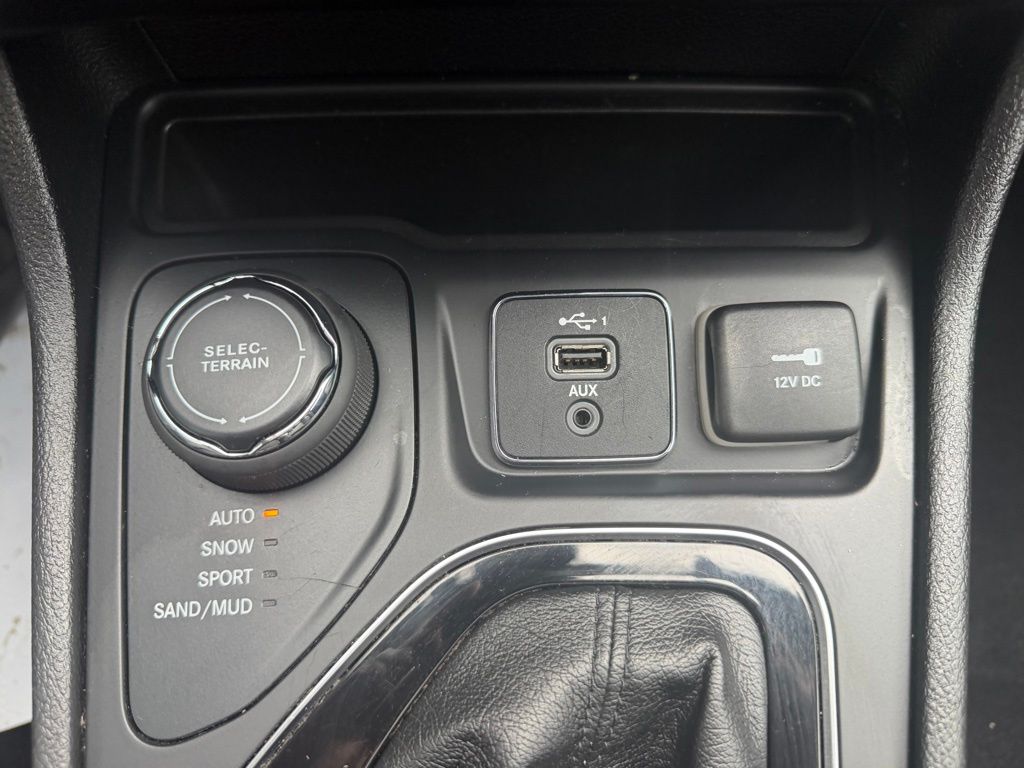 2021 Jeep Cherokee Limited Gray at South Hills CDJR