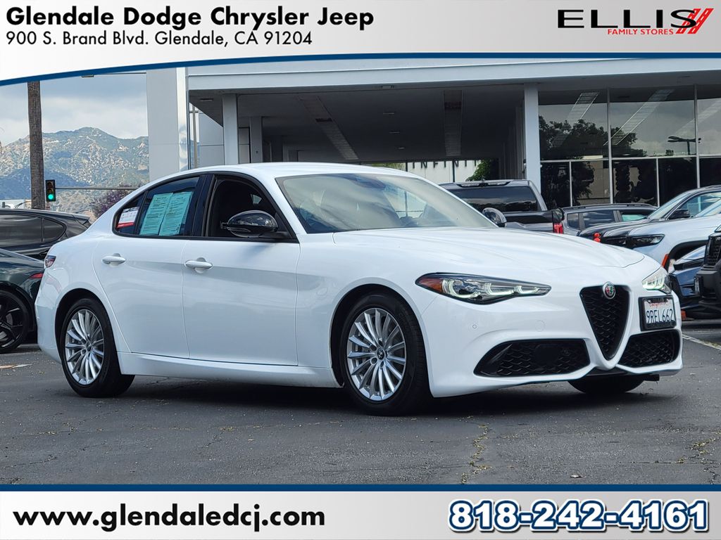 Alfa White 2024 Alfa Romeo Giulia Sprint RWD Sedan Rear-Wheel Drive 8-Speed Automatic