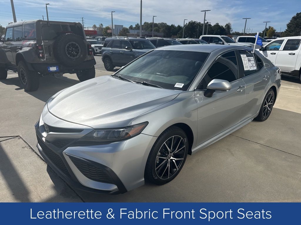 2022 Toyota Camry SE