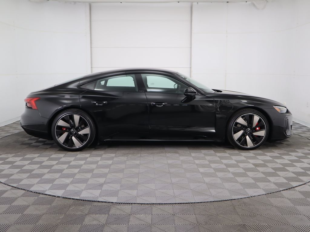 Thumbnail: 2025 Audi e-tron GT - 4