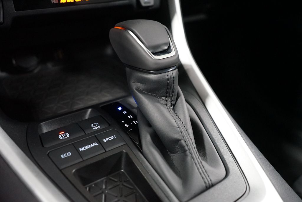 Thumbnail: 2025 Toyota RAV4 - 20