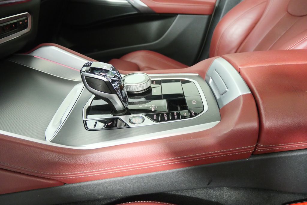 Thumbnail: 2022 BMW X6 - 21