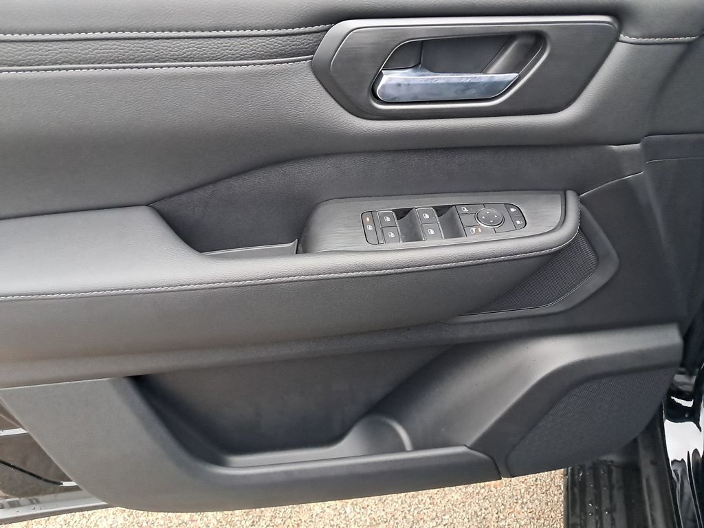2026 Nissan Armada SV - 10