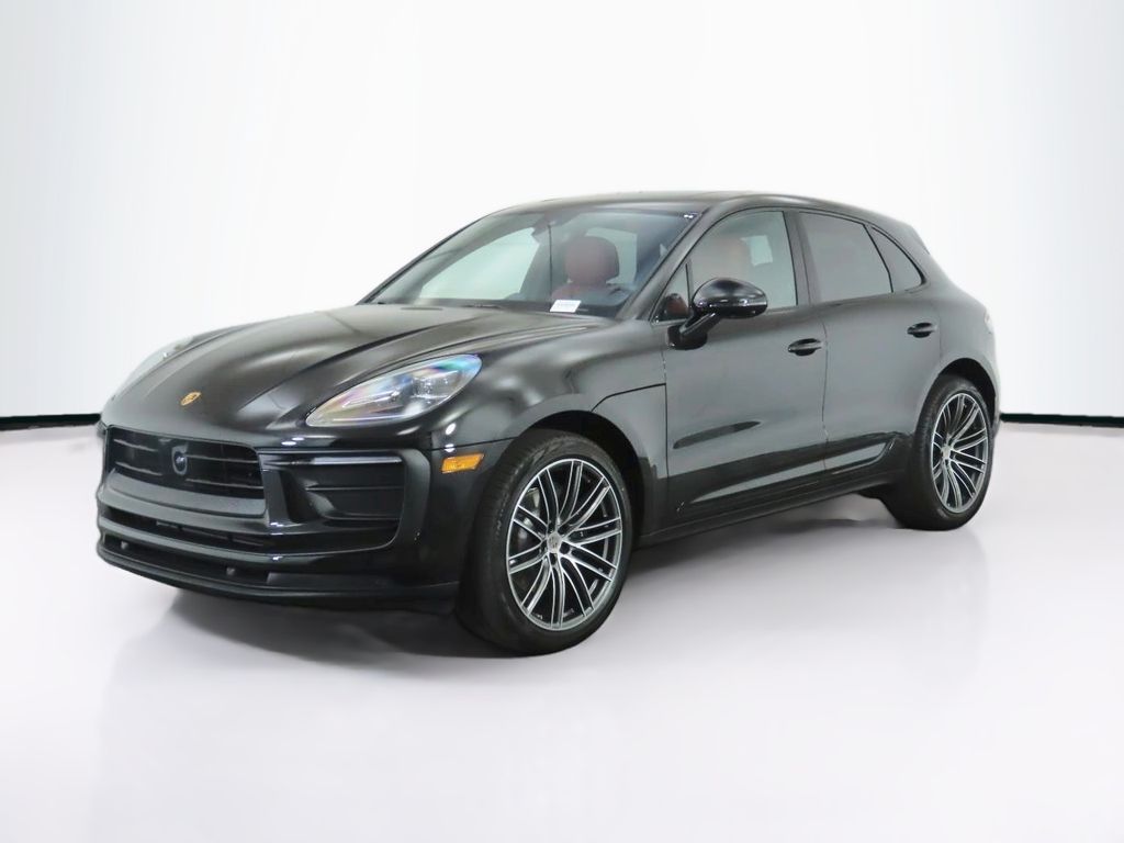 Thumbnail: 2025 Porsche Macan - 1