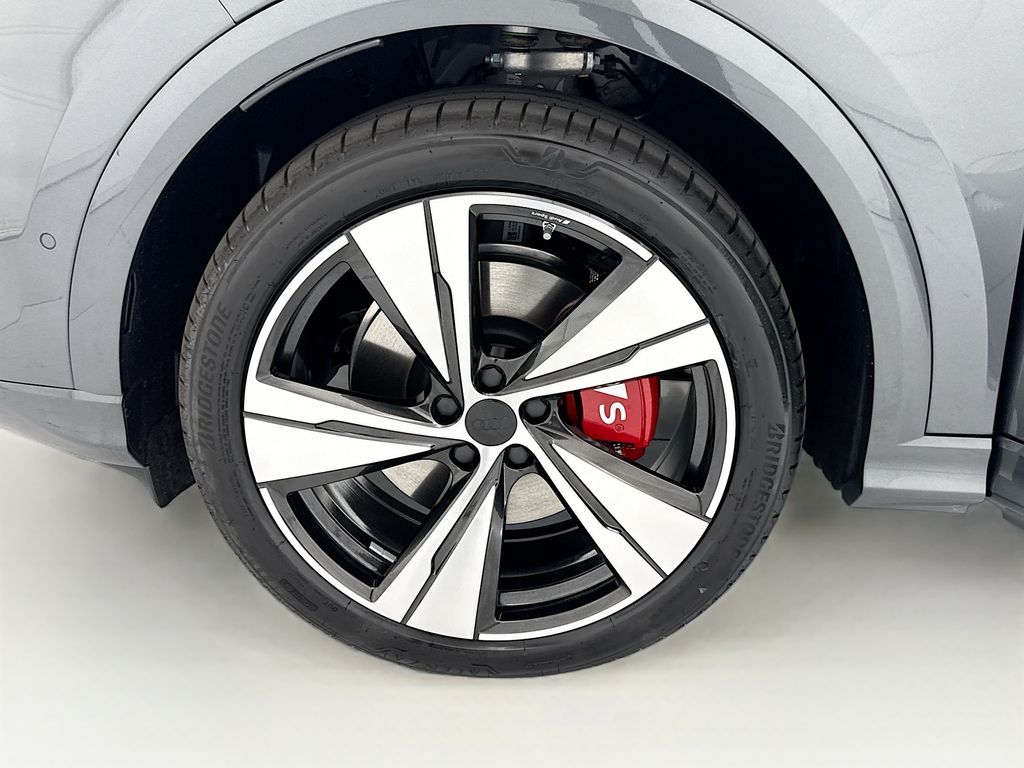 Thumbnail: 2026 Audi SQ5 - 30
