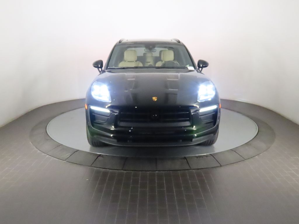 Thumbnail: 2024 Porsche Macan - 10