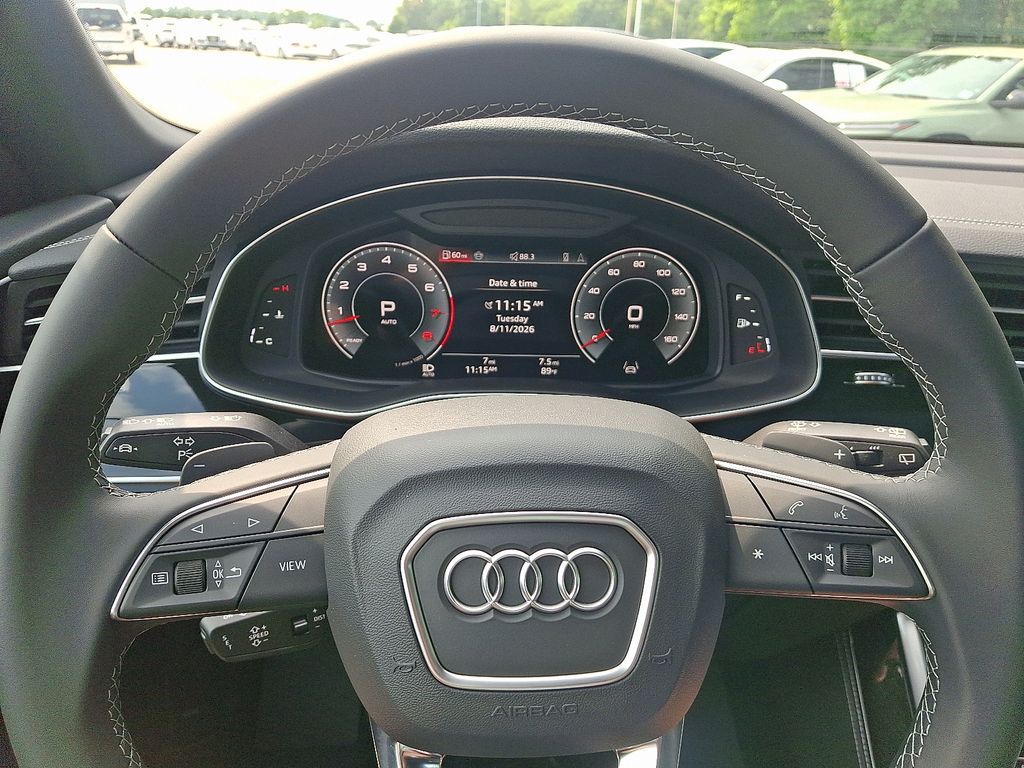Thumbnail: 2026 Audi Q8 - 9