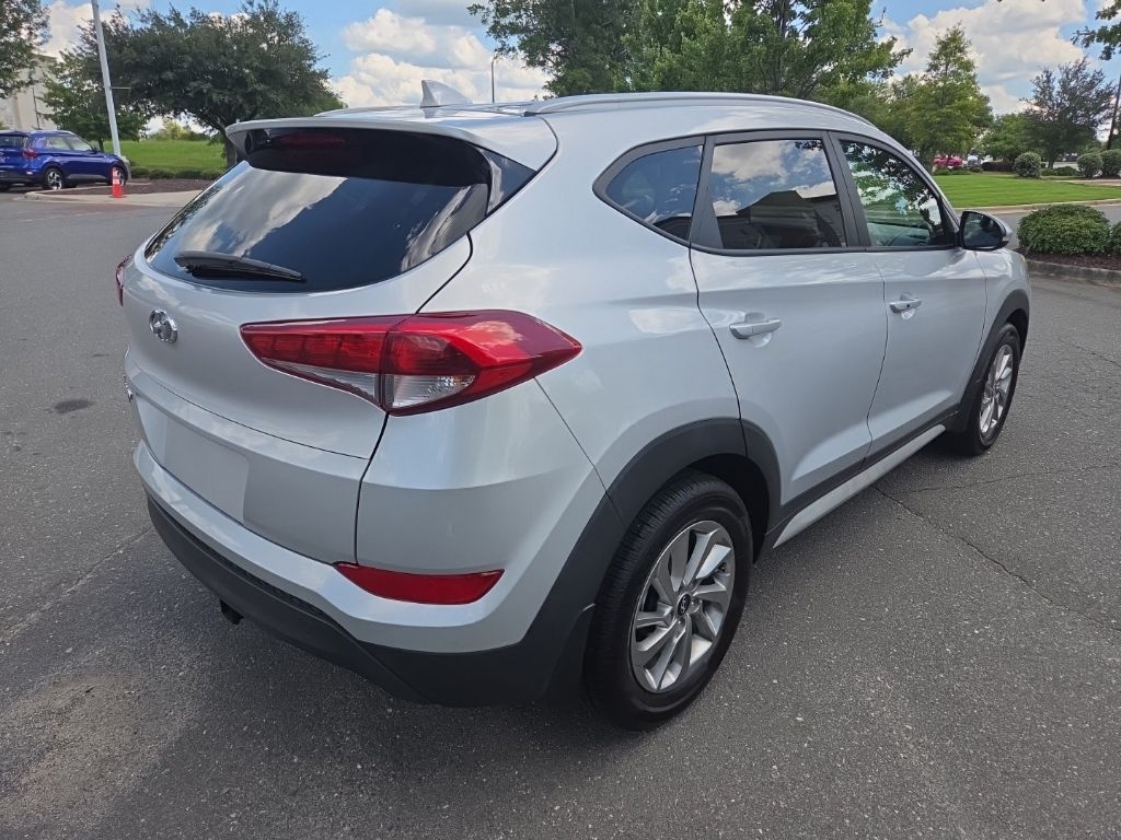Used 2017 Silver Hyundai SE Plus image 7