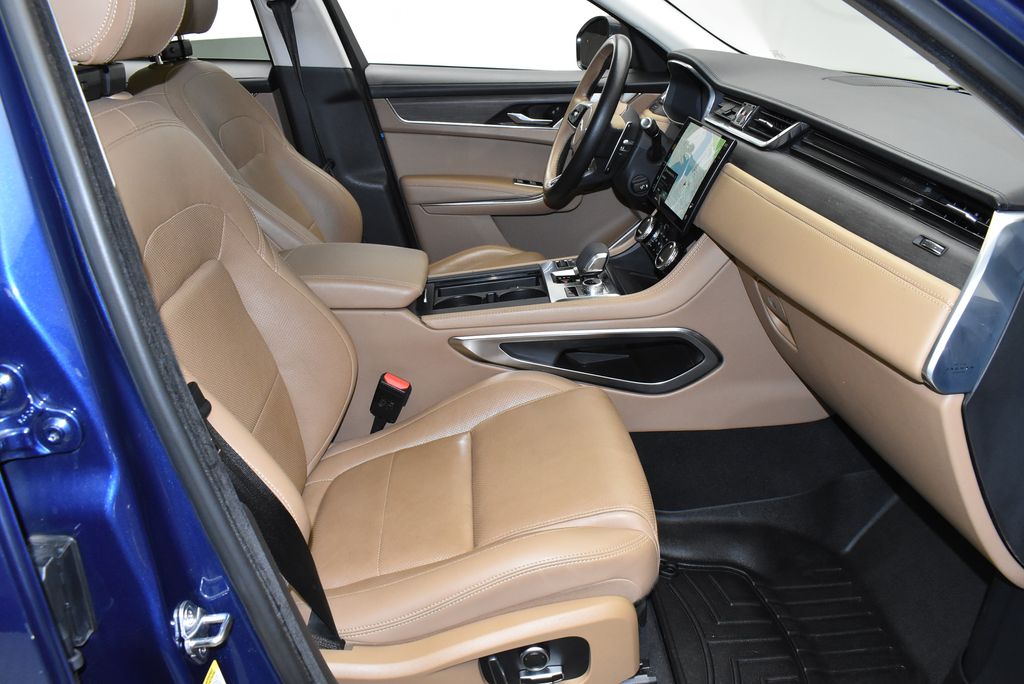 Thumbnail: 2021 Jaguar F-Pace - 23