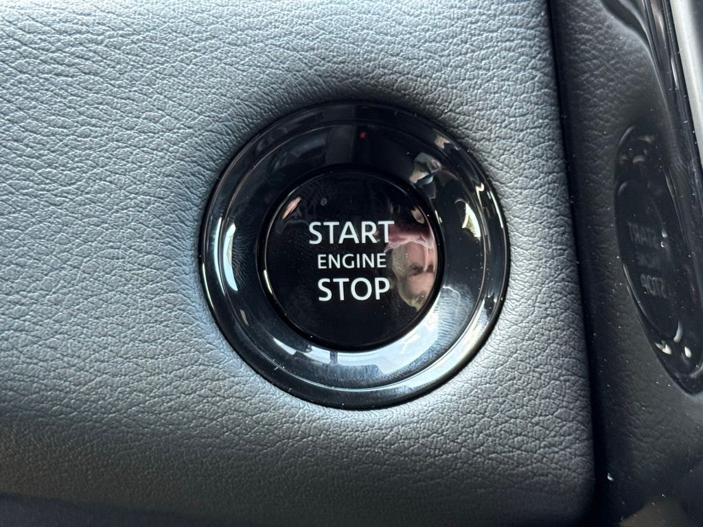2025 Nissan Armada PRO-4X - Photo 21