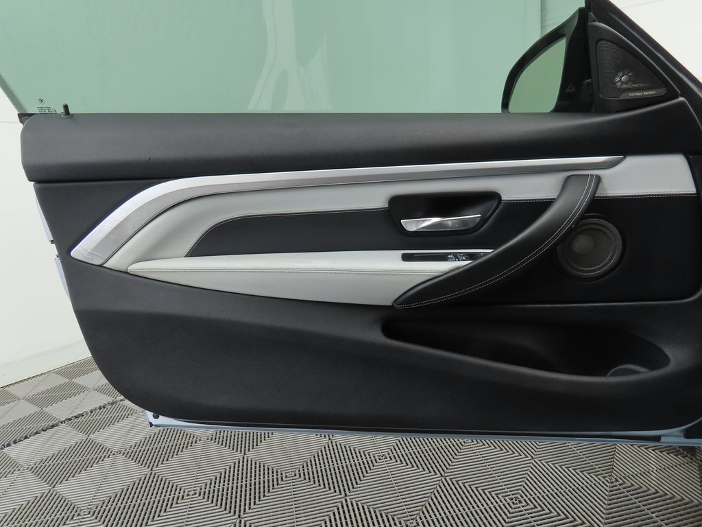 2018 BMW M4 Base 24