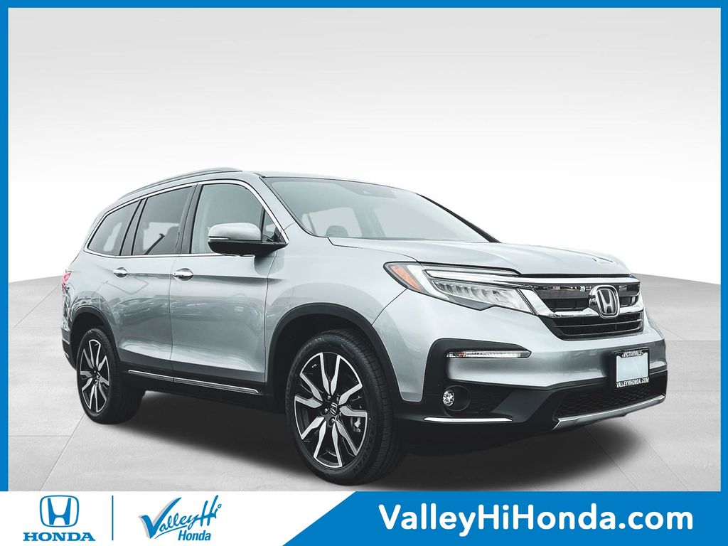 Silver 2019 Honda Pilot Touring FWD SUV / Crossover Front-Wheel Drive 9-Speed Automatic