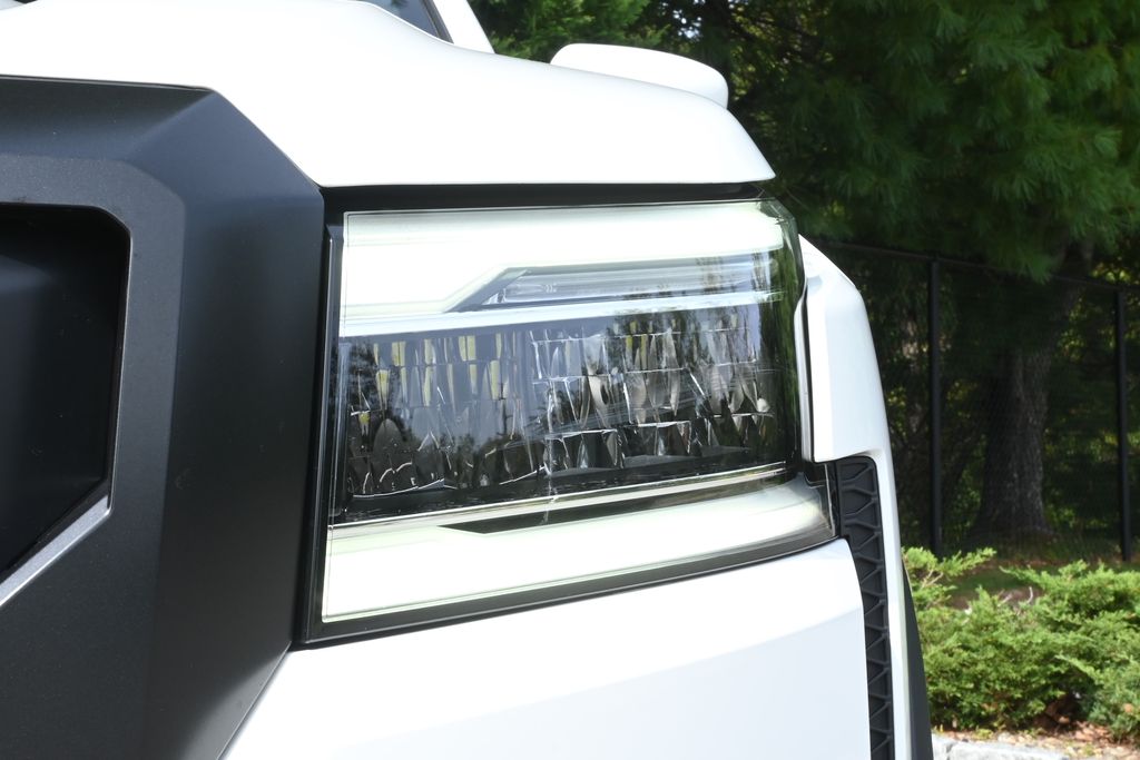 Thumbnail: 2023 Nissan Frontier - 11