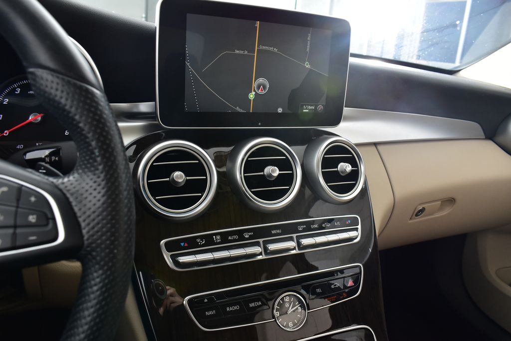 Thumbnail: 2016 Mercedes-Benz C-Class - 20