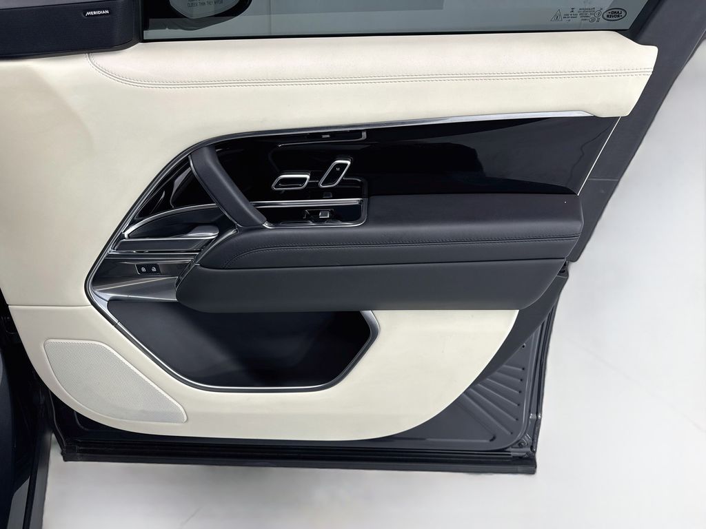 Thumbnail: 2023 Land Rover Range Rover - 24