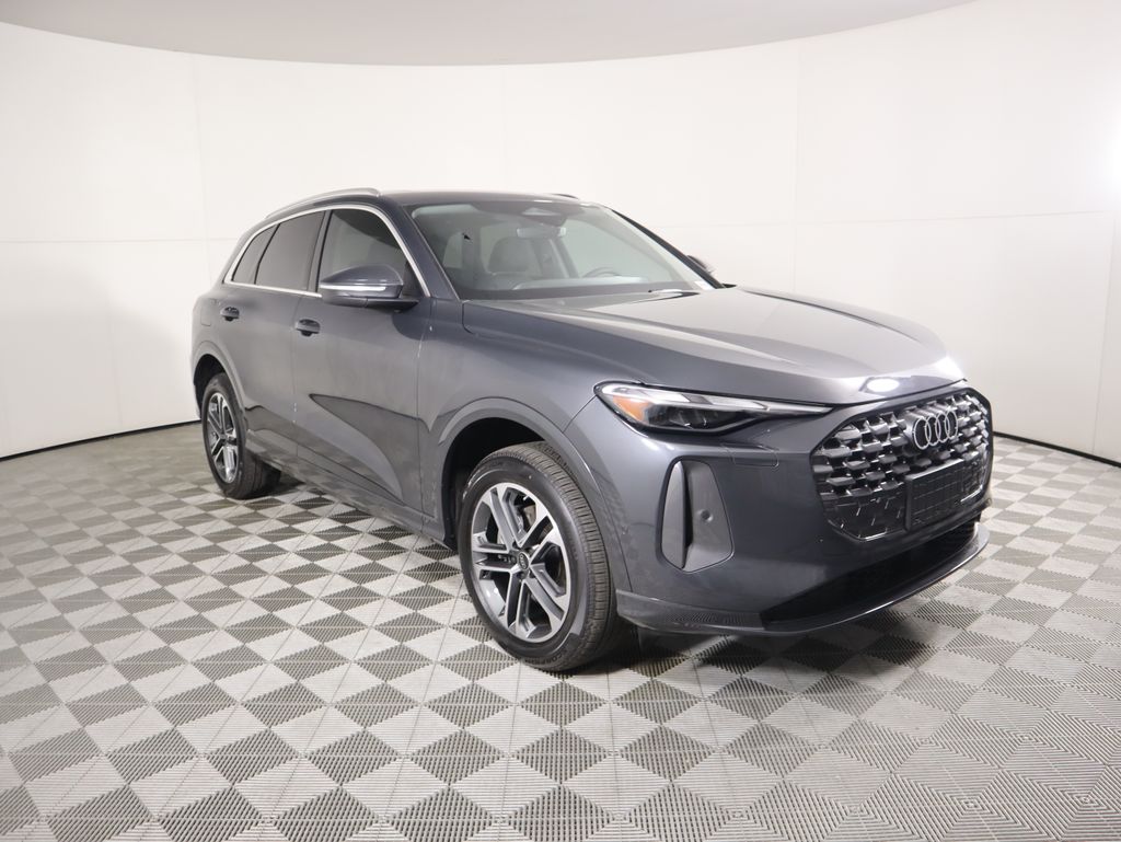 Thumbnail: 2025 Audi Q5 - 4