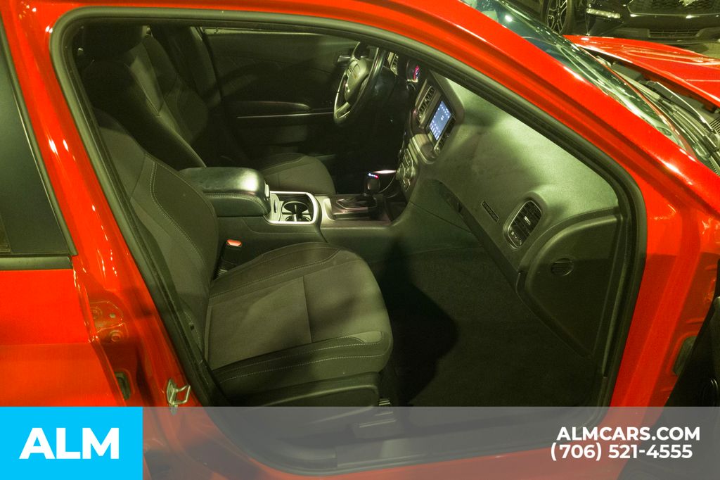 2022 Dodge Charger SXT photo 16