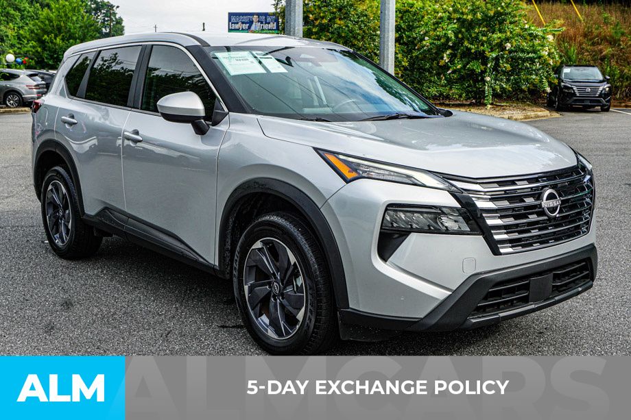 Used 2025 Silver Nissan SV image 3